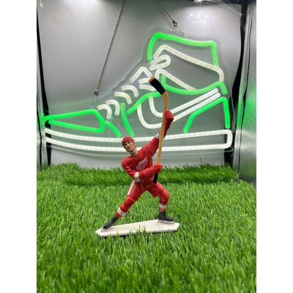 Starting Lineup Detriot Red Wings Sergei Fedorov 91 Figurine NHL Ice Hockey - Picture 1 of 3